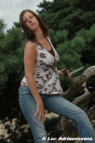 Lesley V. 02