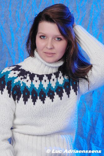 Stefanie R. 12