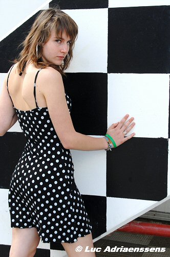 Tessa M. 18
